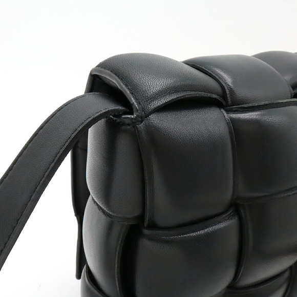 Bottega Veneta Maxi Intrecciato Padded Cassette Bag Black - Picture 4 of 8